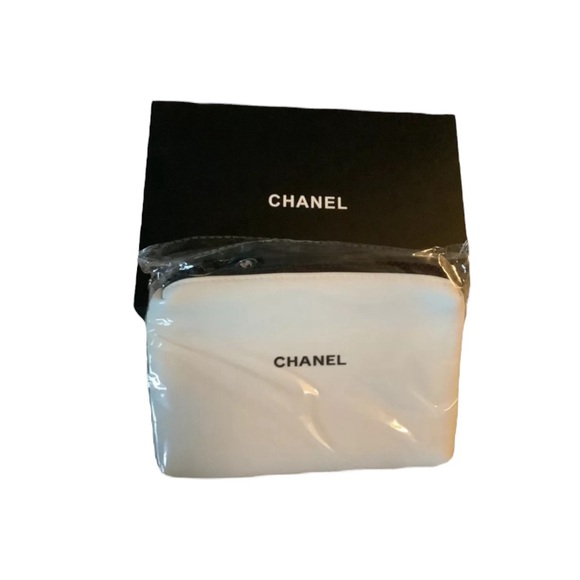 Chanel Neoprene Cosmetic Beauty case, New in Box. - Picture 4 of 8
